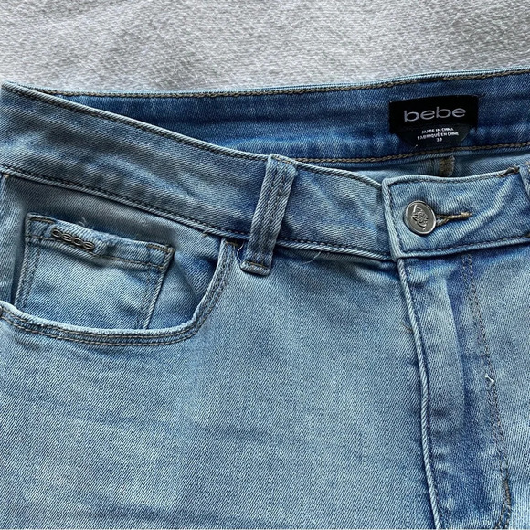 Bebe Heartbreaker Women's Skinny Jeans Light Wash Blue Heart Rhinestone Size 30 - Picture 6 of 11